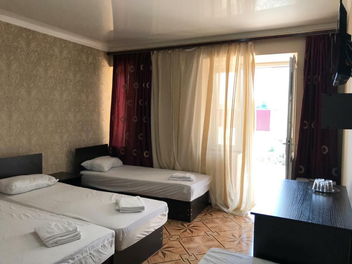 Ainar Hotel Gagra Exterior photo