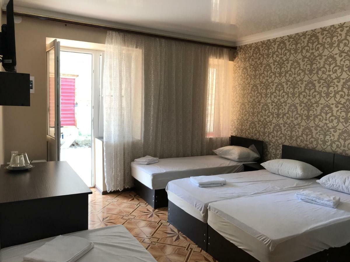 Ainar Hotel Gagra Exterior photo