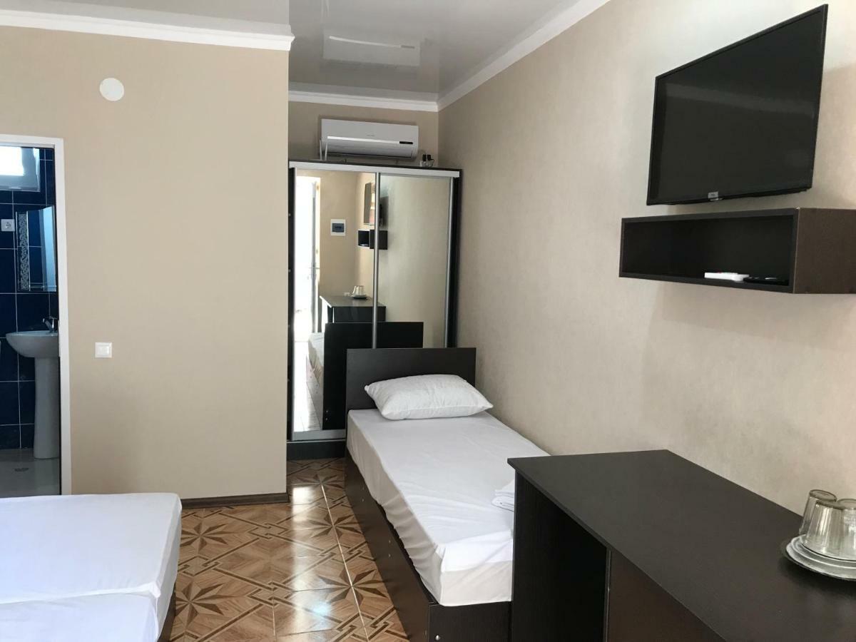 Ainar Hotel Gagra Exterior photo