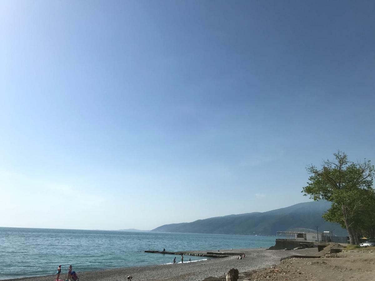 Ainar Hotel Gagra Exterior photo