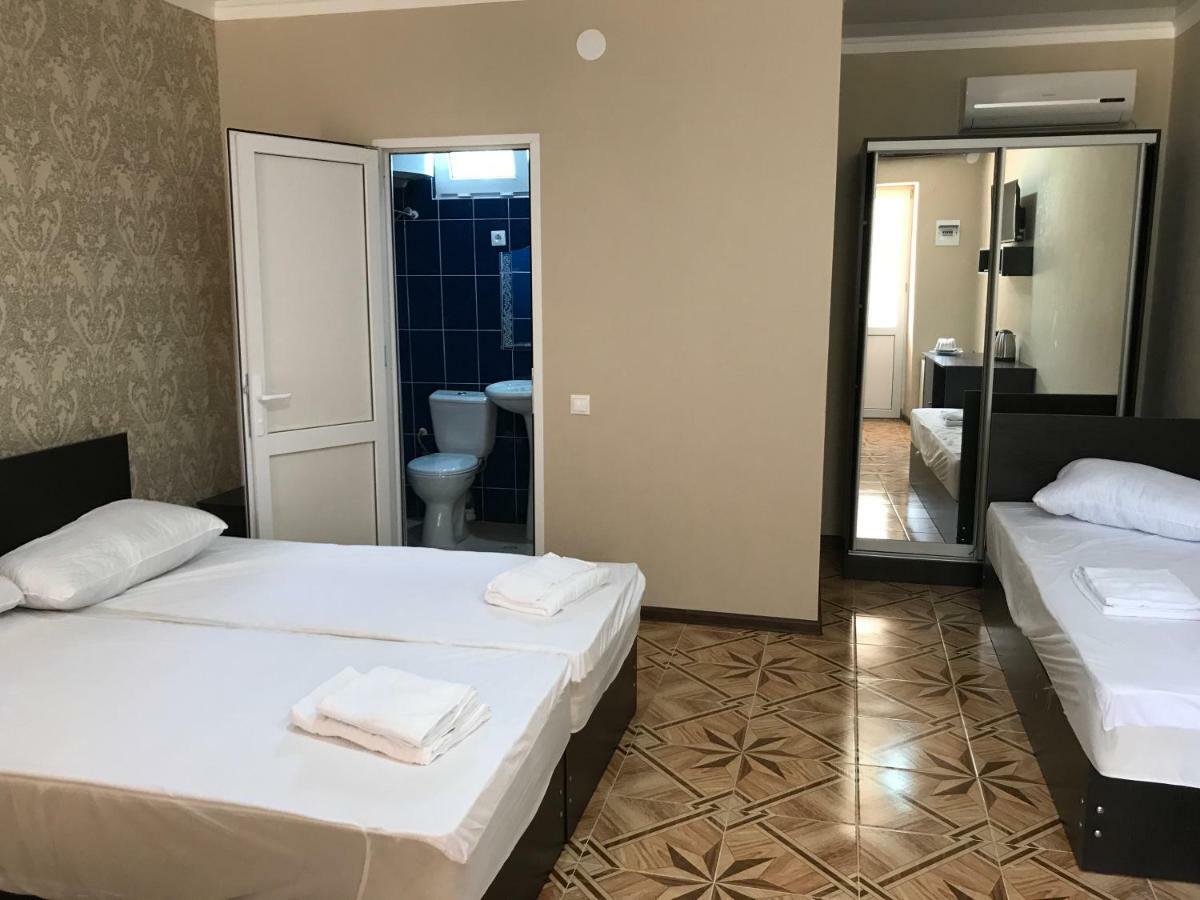 Ainar Hotel Gagra Exterior photo