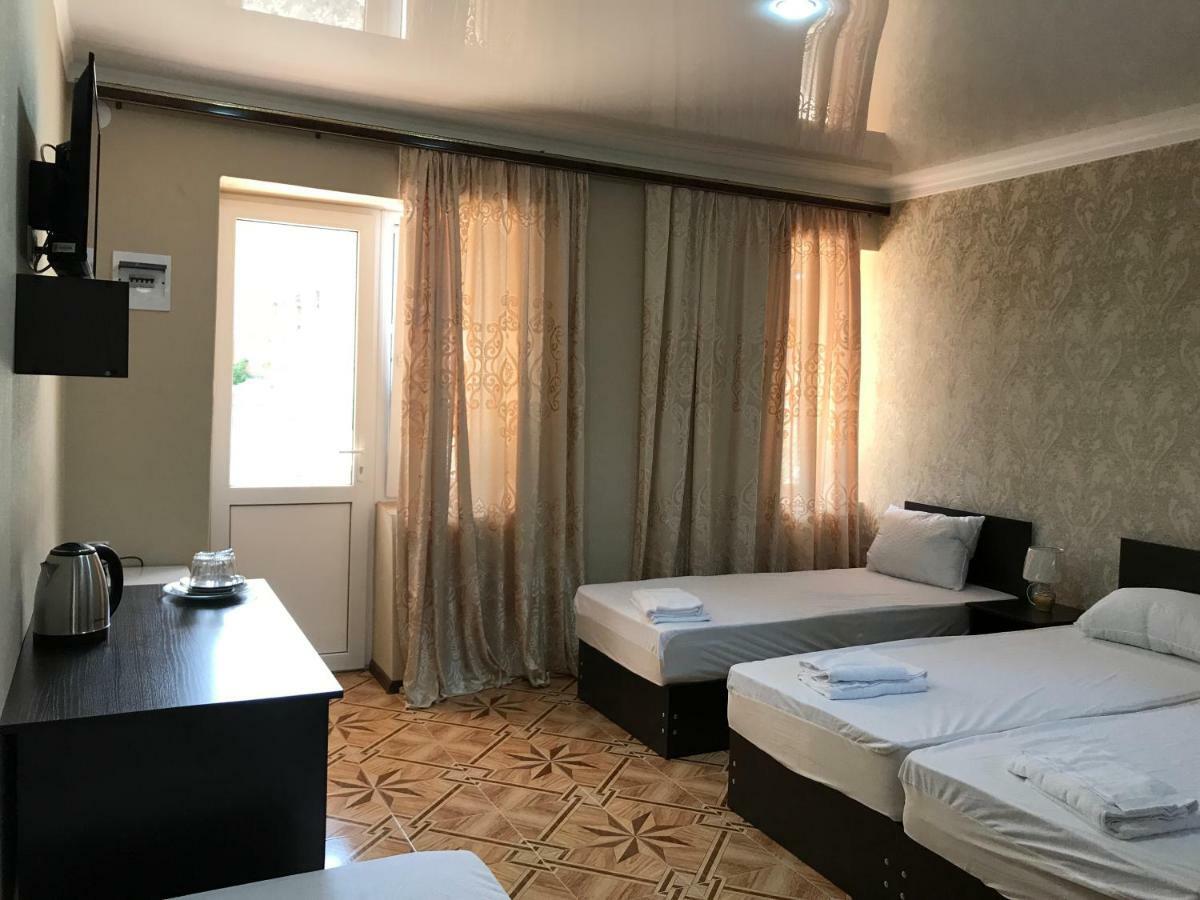Ainar Hotel Gagra Exterior photo